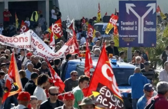 法国爆发25年来最大规模罢工！